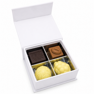 4 ambachtelijke belgische bonbons in luxe wit doosje