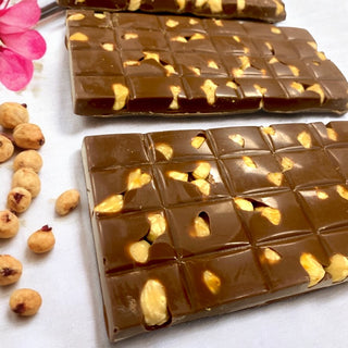 Chocoladereep Melkchocolade hele hazelnoot - Chocoladebox.nl