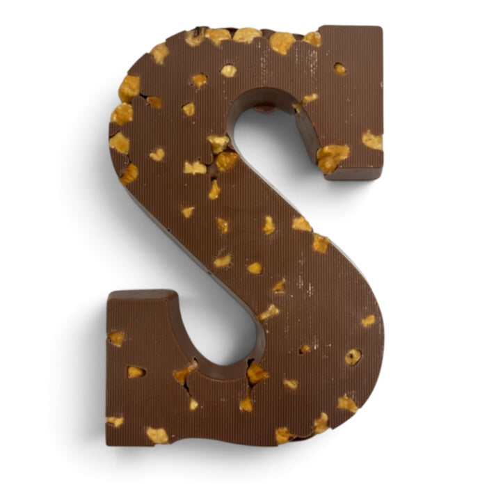 Luxe Chocoladeletter Melk Hazelnoot - Chocoladebox.nl