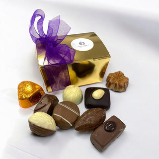 125 gram Belgische bonbons alcoholvrij in luxe gouden doosje - Chocoladebox.nl