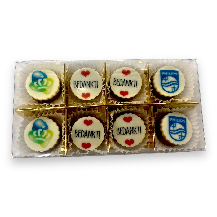 8 bonbons with logo in transparent packaging