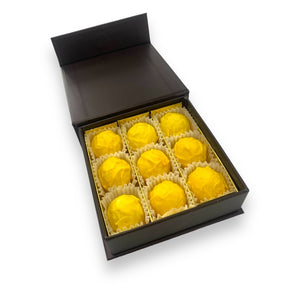 4 traditional Belgian bonbons in a luxurious white box