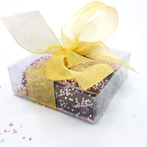 Luxe geboorteflikken Roze in geschenkdoosje - bonbons -chocolade - Chocoladebox.nl