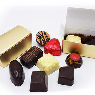 2 Belgische bonbons in gouden doosje - Chocoladebox.nl
