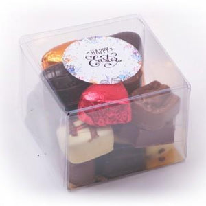 250 grams bonbons in transparante kubus met eigen etiket - bonbons -chocolade - Chocoladebox.nl