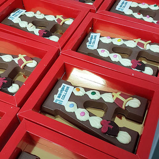 Luxe Chocoladeletter met logo 225 gram Melk chocolade A tm Z - Chocoladebox.nl