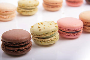 8 Macarons in luxe doosje - bonbons -chocolade - Chocoladebox.nl