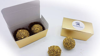 2 Chocoladetruffels in gouden doosje met eigen etiket - Chocoladebox.nl